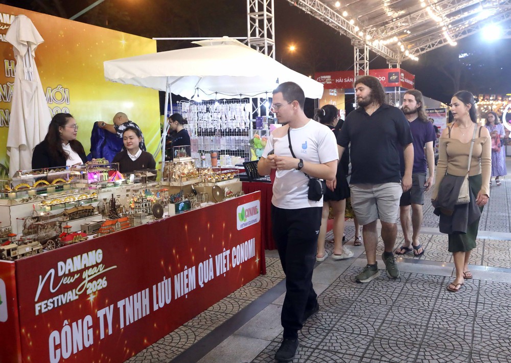 Khai mạc Lễ hội Chào năm mới Đà Nẵng 2026 - Ảnh 4. Khai mạc Lễ hội Chào năm mới Đà Nẵng 2026 - Ảnh 4.