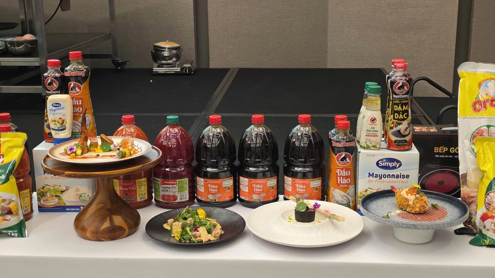 Nam Dương cùng đầu bếp miền trung nâng tầm ẩm thực Việt - Ảnh 1.