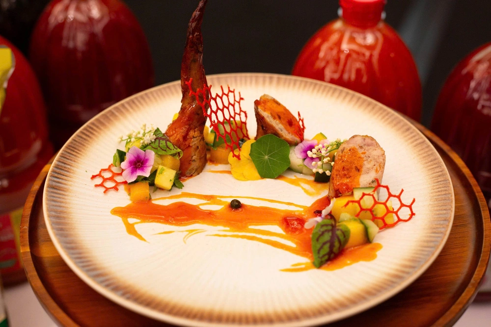 Nam Dương cùng đầu bếp miền trung nâng tầm ẩm thực Việt - Ảnh 2.