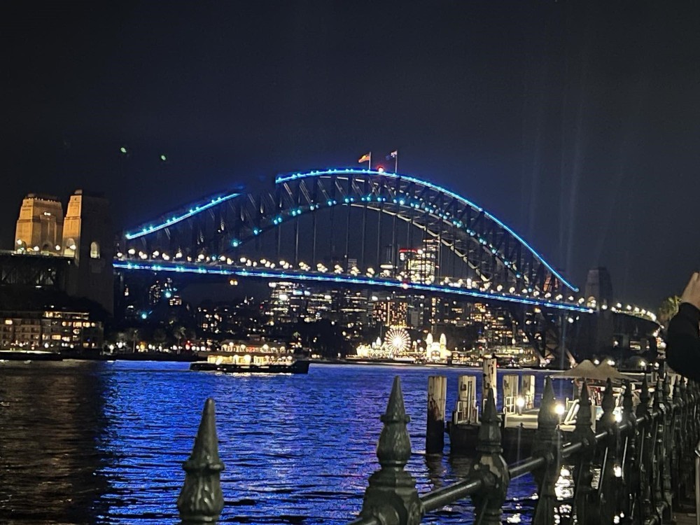 Màn "đại tiệc" ánh sáng đón Năm mới chưa từng có tại Australia - Ảnh 1.