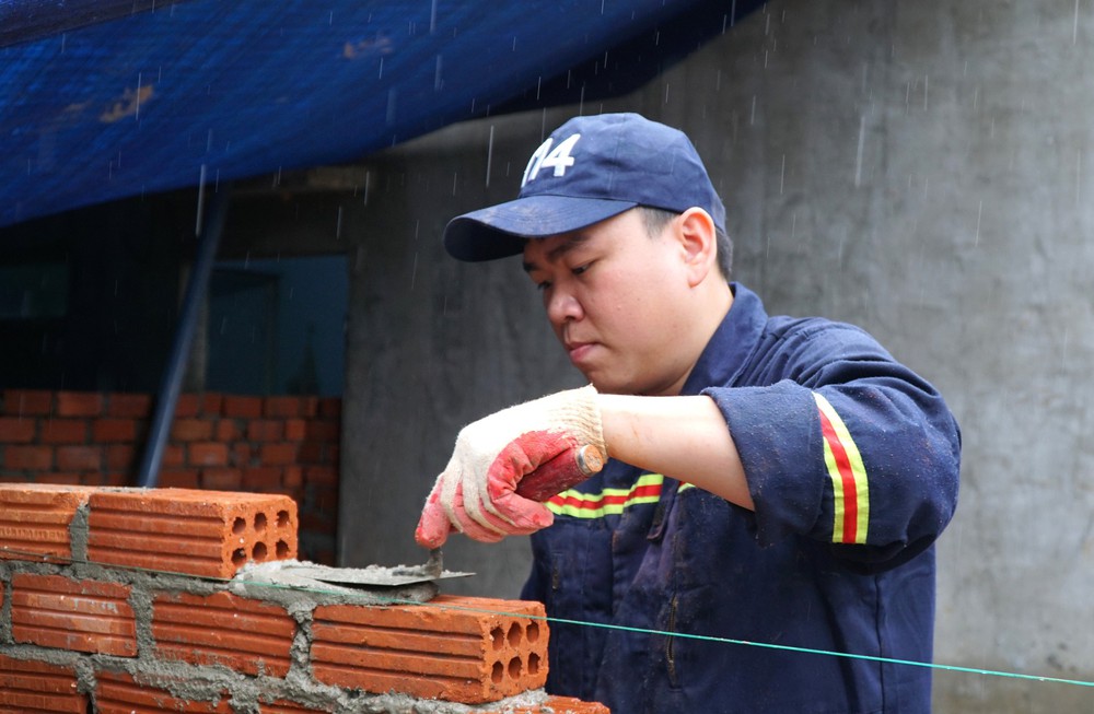 Chiến dịch Quang Trung: Toàn quân bàn giao gần 400 nhà cho nhân dân, bảo đảm an toàn - Ảnh 3. Chiến dịch Quang Trung: Toàn quân bàn giao gần 400 nhà cho nhân dân, bảo đảm an toàn - Ảnh 3.