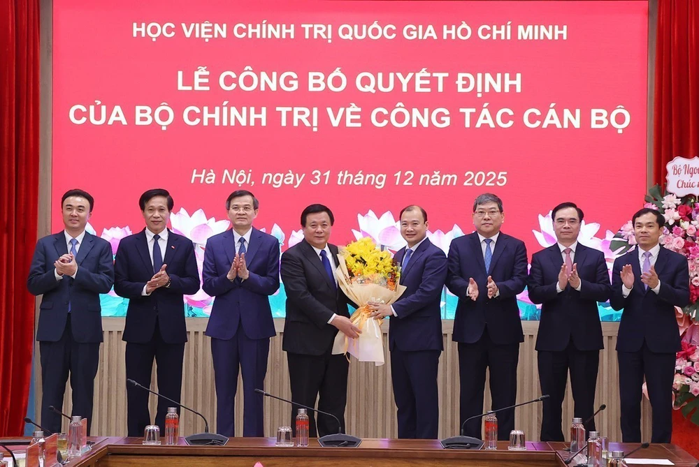 Đồng chí Lê Hải Bình giữ chức Phó Giám đốc Học viện Chính trị quốc gia Hồ Chí Minh - Ảnh 6.
