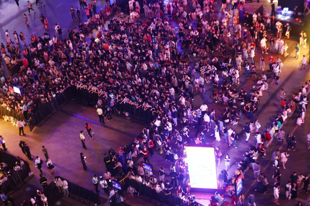 Không khí đón Năm mới 2026 tại TP. Hồ Chí Minh - Ảnh 3. Không khí đón Năm mới 2026 tại TP. Hồ Chí Minh - Ảnh 3.