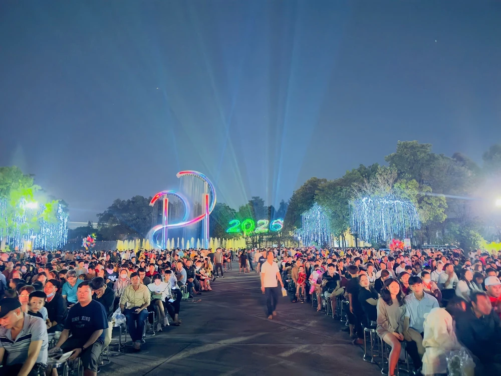 Không khí đón Năm mới 2026 tại TP. Hồ Chí Minh - Ảnh 7. Không khí đón Năm mới 2026 tại TP. Hồ Chí Minh - Ảnh 7.