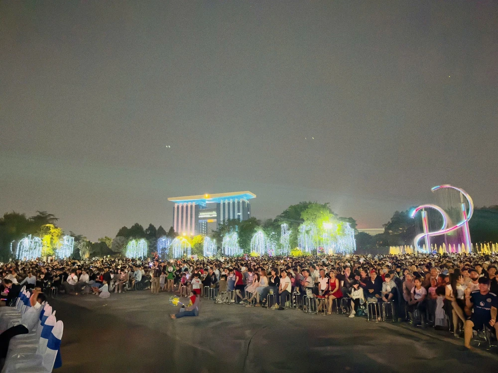 Không khí đón Năm mới 2026 tại TP. Hồ Chí Minh - Ảnh 6. Không khí đón Năm mới 2026 tại TP. Hồ Chí Minh - Ảnh 6.