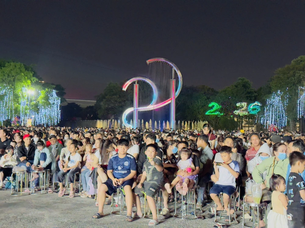 Không khí đón Năm mới 2026 tại TP. Hồ Chí Minh - Ảnh 8. Không khí đón Năm mới 2026 tại TP. Hồ Chí Minh - Ảnh 8.