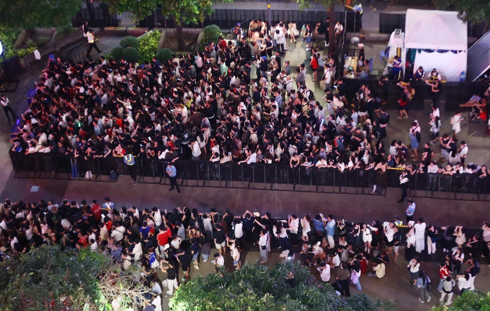 Không khí đón Năm mới 2026 tại TP. Hồ Chí Minh - Ảnh 2. Không khí đón Năm mới 2026 tại TP. Hồ Chí Minh - Ảnh 2.