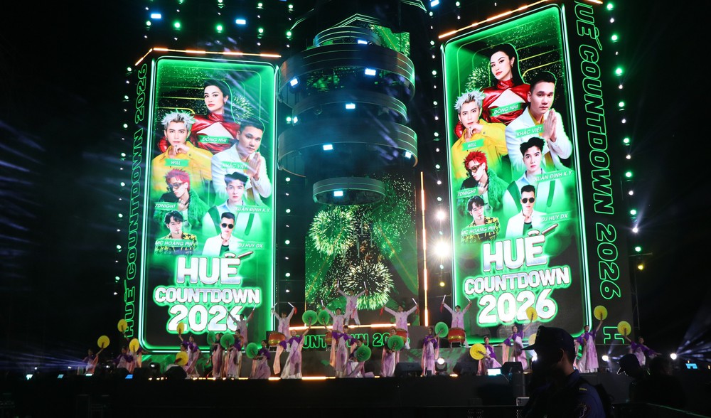 Cập nhật: Mọi miền Tổ quốc tưng bừng chào đón năm mới 2026 - Ảnh 2. Cập nhật: Mọi miền Tổ quốc tưng bừng chào đón năm mới 2026 - Ảnh 2.