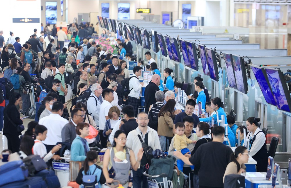 Du lịch dịp cuối năm sôi động, tạo đà bứt phá cho năm 2026 - Ảnh 1.