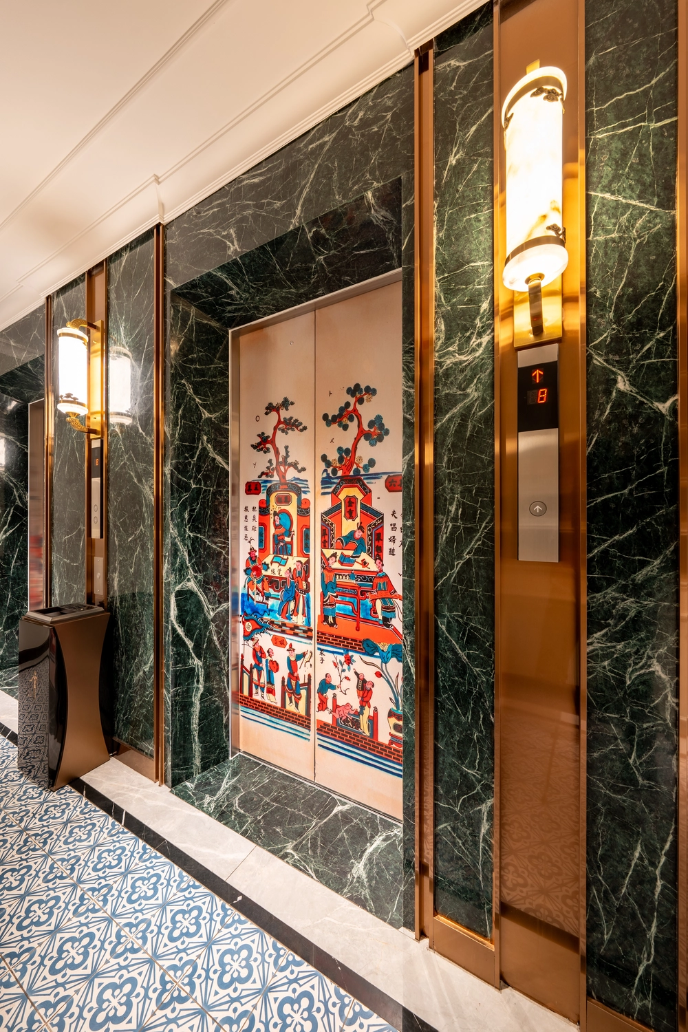 Một khách sạn giống như Bảo tàng tranh dân gian sống động giữa lòng Phố Cổ - Ảnh 3. Một khách sạn giống như Bảo tàng tranh dân gian sống động giữa lòng Phố Cổ - Ảnh 3.