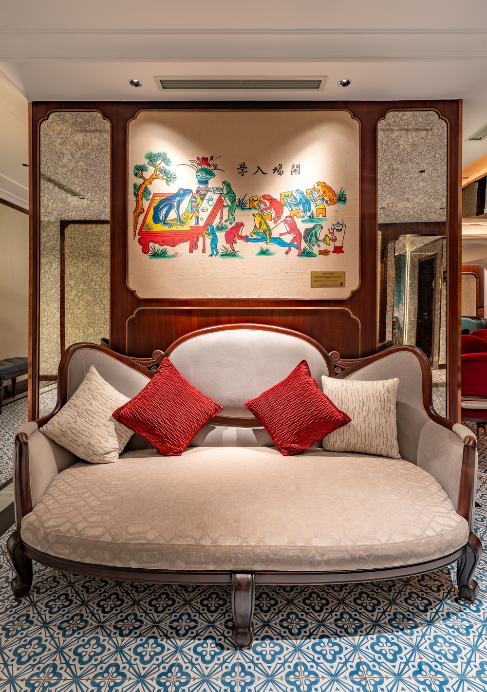 Một khách sạn giống như Bảo tàng tranh dân gian sống động giữa lòng Phố Cổ - Ảnh 2. Một khách sạn giống như Bảo tàng tranh dân gian sống động giữa lòng Phố Cổ - Ảnh 2.