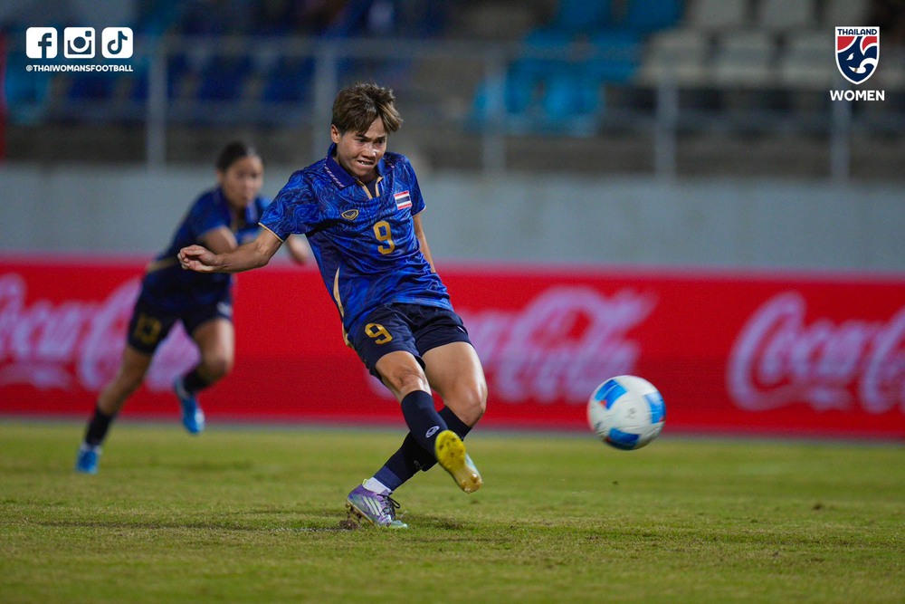 Nữ Indonesia thua đậm trận ra quân SEA Games 2025, dù dùng cầu thủ nhập tịch ở cả 3 tuyến,  - Ảnh 2.