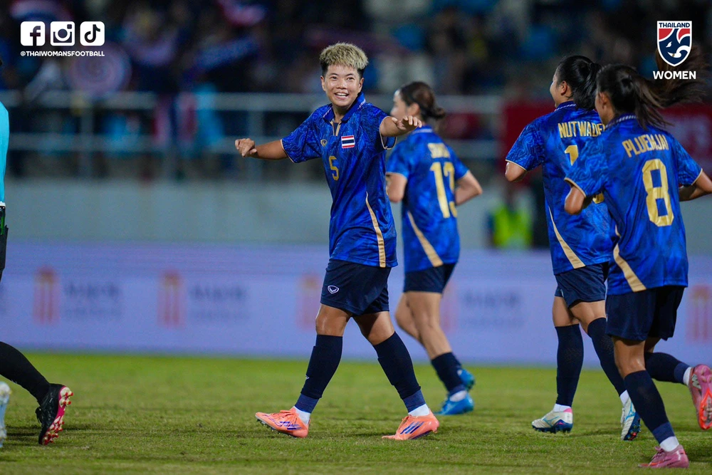 Nữ Indonesia thua đậm trận ra quân SEA Games 2025, dù dùng cầu thủ nhập tịch ở cả 3 tuyến,  - Ảnh 1.