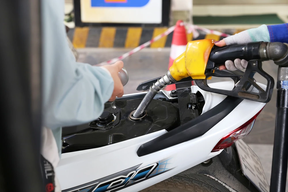 Giá xăng tăng, giá dầu tiếp tục giảm trong kỳ điều hành chiều 4/12 - Ảnh 1.