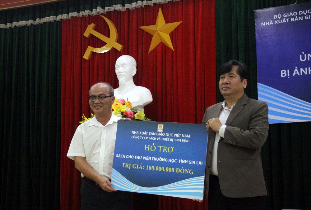 Tặng hơn 271.000 sách giáo khoa cho các trường bị thiệt hại do bão lũ tại Gia Lai - Ảnh 3.