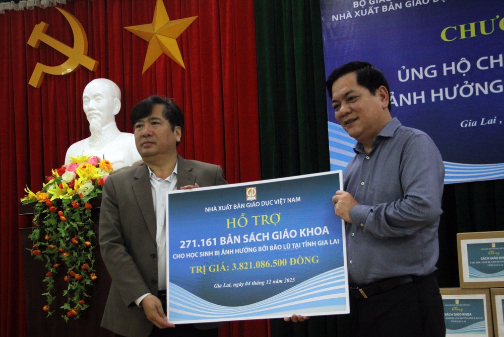Tặng hơn 271.000 sách giáo khoa cho các trường bị thiệt hại do bão lũ tại Gia Lai - Ảnh 2.