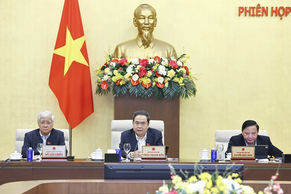 Phiên họp thứ 52, Ủy ban Thường vụ Quốc hội: Khơi thông điểm nghẽn, tạo cơ chế đặc thù thực hiện dự án quan trọng tại Thủ đô - Ảnh 1.