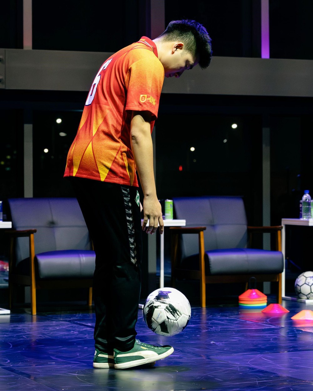 Đánh bại 20 đối thủ, Nam Freestyle vô địch giải Tâng bóng nghệ thuật thế giới - Ảnh 2.