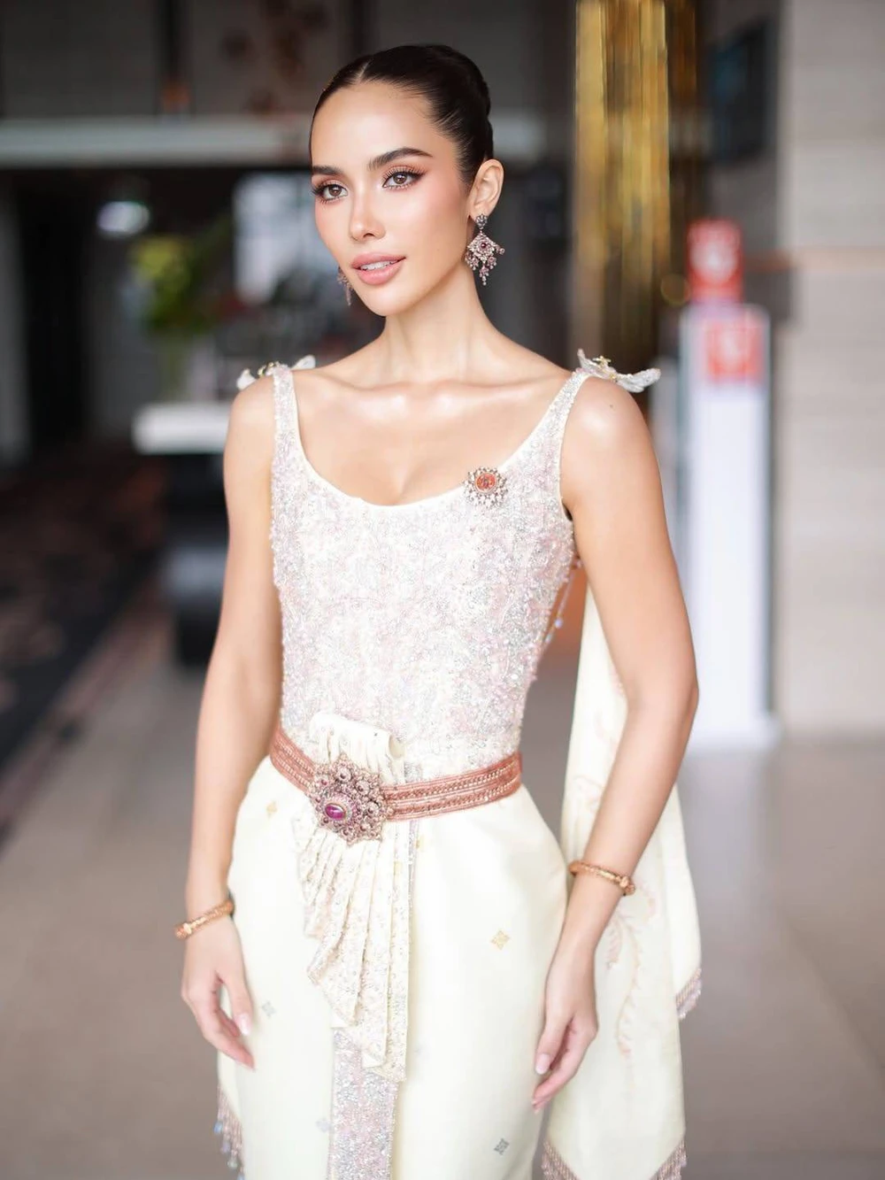 Nhan sắc 11 Hoa hậu, Á hậu cầm biển hiệu dẫn đầu các đoàn thể thao tại Lễ khai mạc SEA Games 2025 - Ảnh 10.