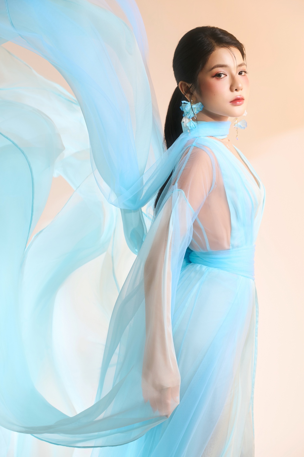 Bảo Yến Rosie trưởng thành và đầy dịu dàng trong MV Bớt một lần ngốc - Ảnh 3.