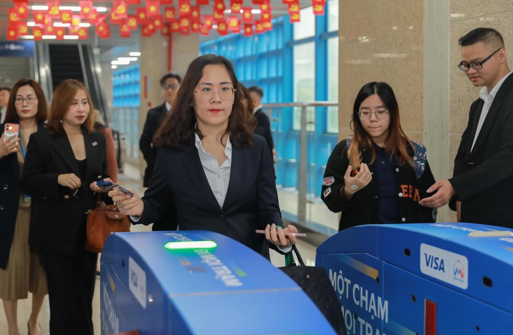 Áp dụng soát vé tự động ứng dụng sinh trắc học trên tuyến đường sắt Cát Linh – Hà Đông - Ảnh 6.