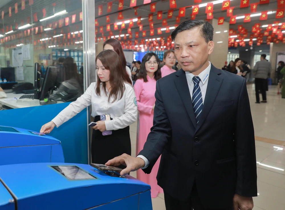 Áp dụng soát vé tự động ứng dụng sinh trắc học trên tuyến đường sắt Cát Linh – Hà Đông - Ảnh 7.