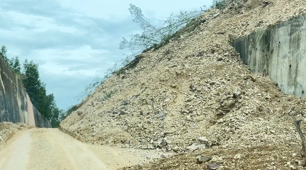 Đề phòng lũ quét, sạt lở đất ở các tỉnh, thành phố từ Huế đến Gia Lai - Ảnh 1. Đề phòng lũ quét, sạt lở đất ở các tỉnh, thành phố từ Huế đến Gia Lai - Ảnh 1.