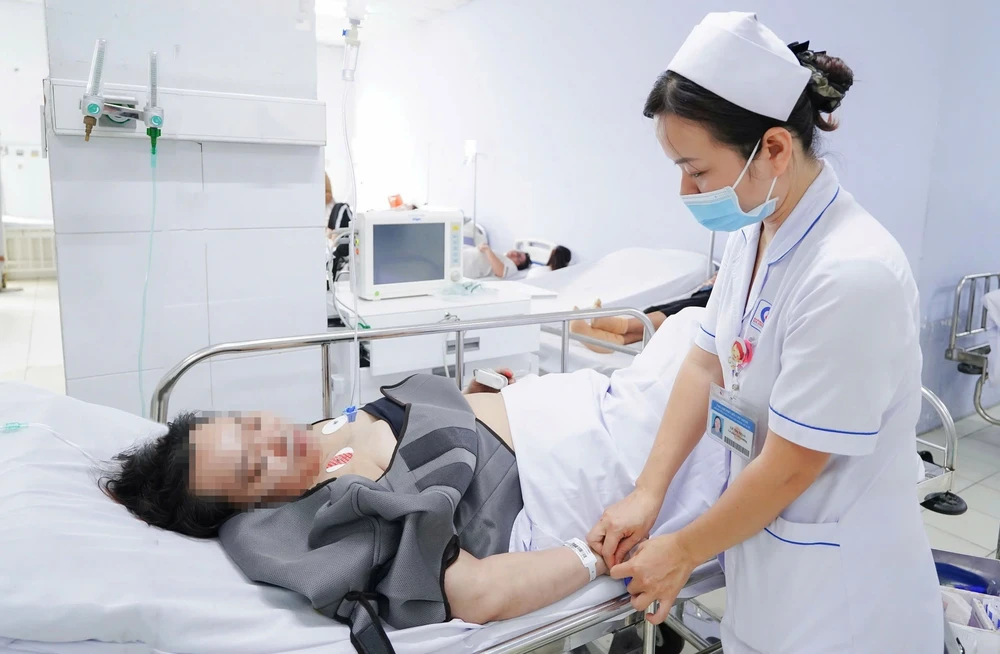 Thành phố Hồ Chí Minh: Tích cực điều trị nạn nhân trong vụ cháy quán ăn làm 6 người thương vong - Ảnh 3.