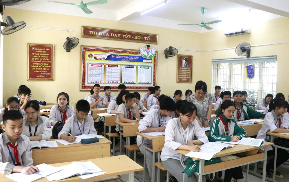 Kỳ thi vào lớp 10 ở Hà Nội: Các trường học chủ động hỗ trợ học sinh ôn tập - Ảnh 2.