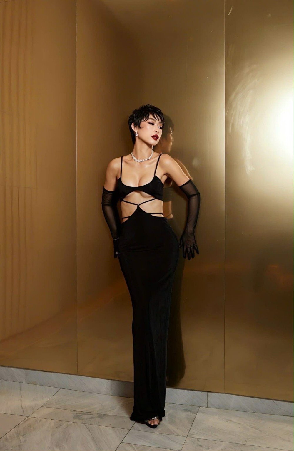 Quỳnh Thy hoá nàng thơ bí ẩn giữa rừng người đẹp tại show Đỗ Long - Ảnh 3.