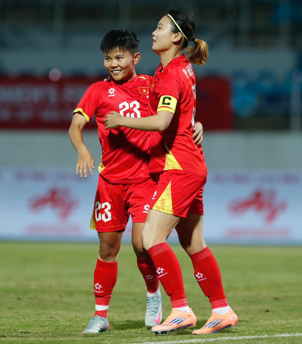 Huỳnh Như cùng đồng đội sẵn sàng thử thách cực đại - Ảnh 2. Huỳnh Như cùng đồng đội sẵn sàng thử thách cực đại - Ảnh 2.