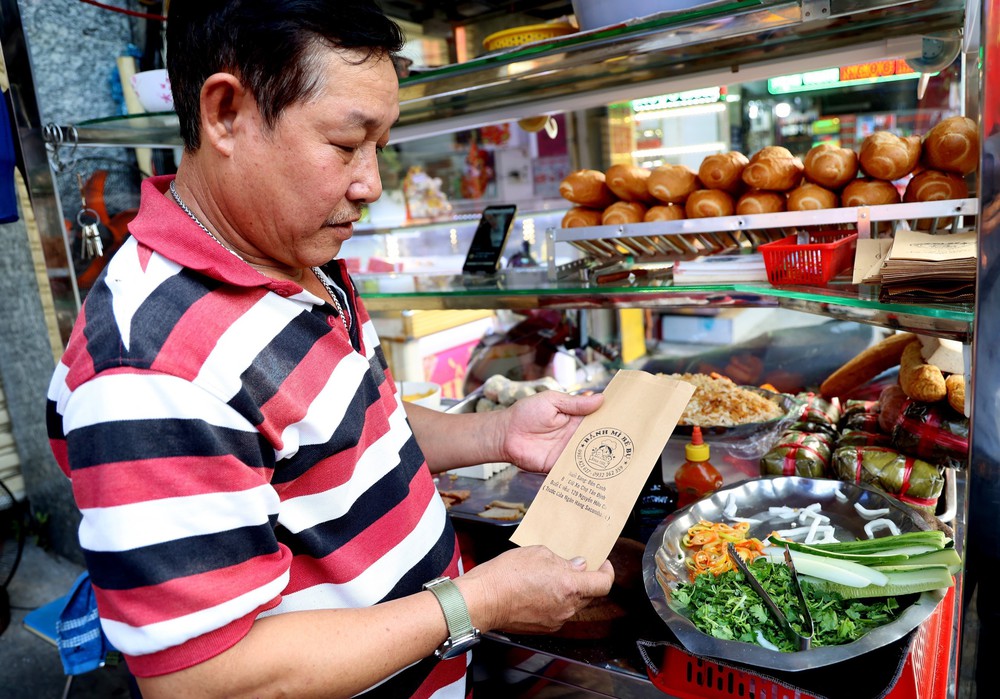 Bánh mì đứng đầu danh sách món ăn đường phố ngon nhất Đông Nam Á - Ảnh 2. Bánh mì đứng đầu danh sách món ăn đường phố ngon nhất Đông Nam Á - Ảnh 2.