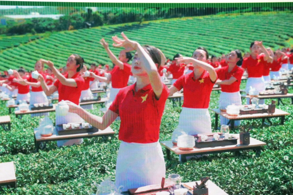 Khai mạc Lễ hội Trà quốc tế 2025 tại Lâm Đồng - Ảnh 6. Khai mạc Lễ hội Trà quốc tế 2025 tại Lâm Đồng - Ảnh 6.