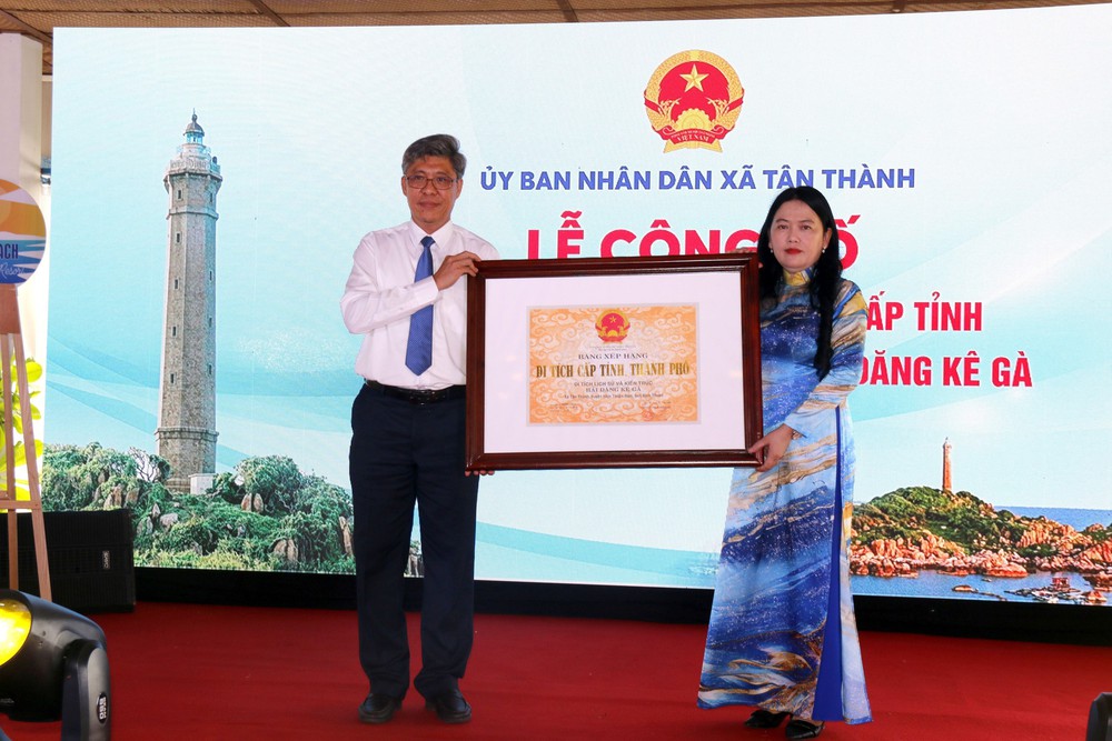 Phát huy giá trị lịch sử và kiến trúc Hải đăng Kê Gà gần 130 năm tuổi - Ảnh 2. Phát huy giá trị lịch sử và kiến trúc Hải đăng Kê Gà gần 130 năm tuổi - Ảnh 2.