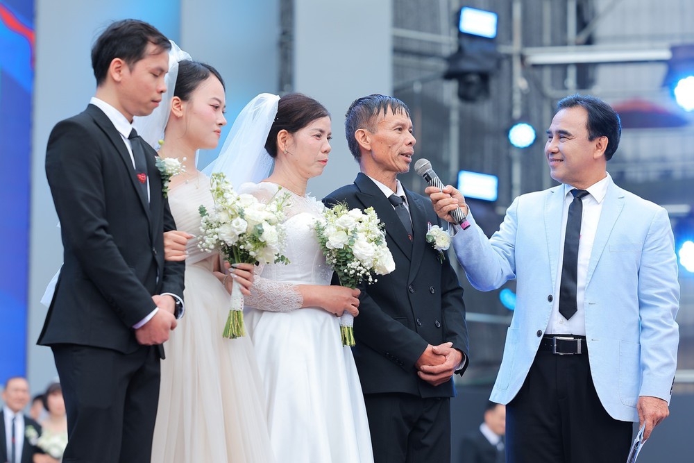 Vietnam Happy Fest 2025: Lễ cưới tập thể của 80 cặp đôi - Ảnh 12.