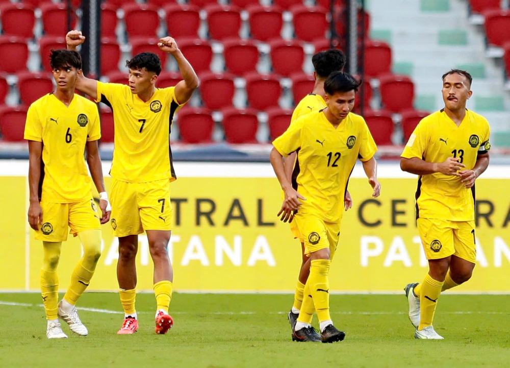 HLV Malaysia tiết lộ điều bất ngờ khi giành ngôi đầu bảng, thận trọng về trận gặp U22 Việt Nam - Ảnh 2.