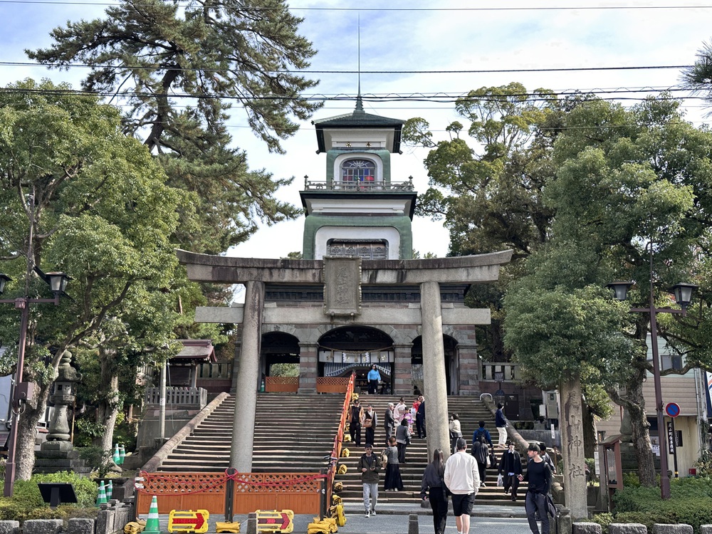 Đền Oyama-jinja - Biểu tượng giao thoa kiến trúc Đông - Tây giữa lòng Kanazawa - Ảnh 1.