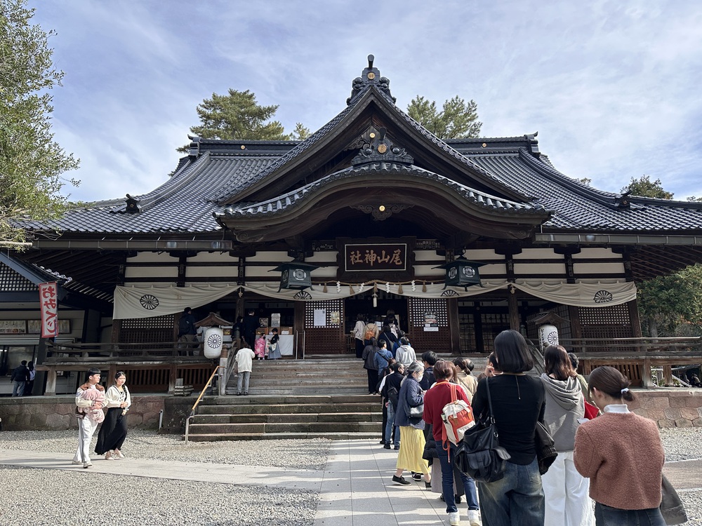 Đền Oyama-jinja - Biểu tượng giao thoa kiến trúc Đông - Tây giữa lòng Kanazawa - Ảnh 2.