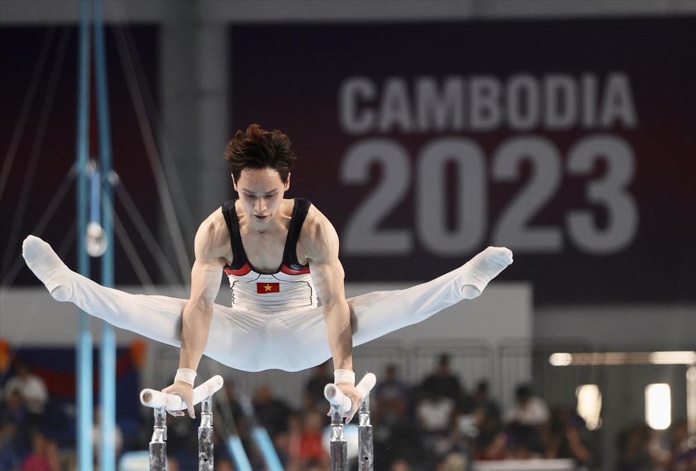 Tuyển thủ Đinh Phương Thành: Từ cậu bé ốm yếu tới huyền thoại TDDC Việt Nam - Ảnh 1.