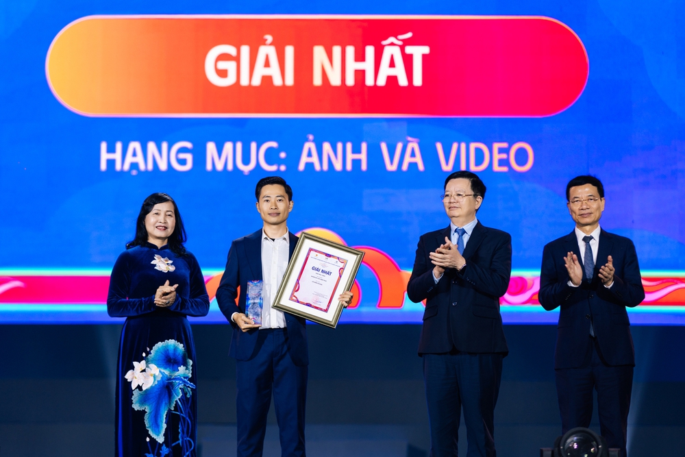 Giải thưởng 'Happy Vietnam 2025': Lan toả niềm tự hào dân tộc và quyền con người - Ảnh 2. Giải thưởng 'Happy Vietnam 2025': Lan toả niềm tự hào dân tộc và quyền con người - Ảnh 2.