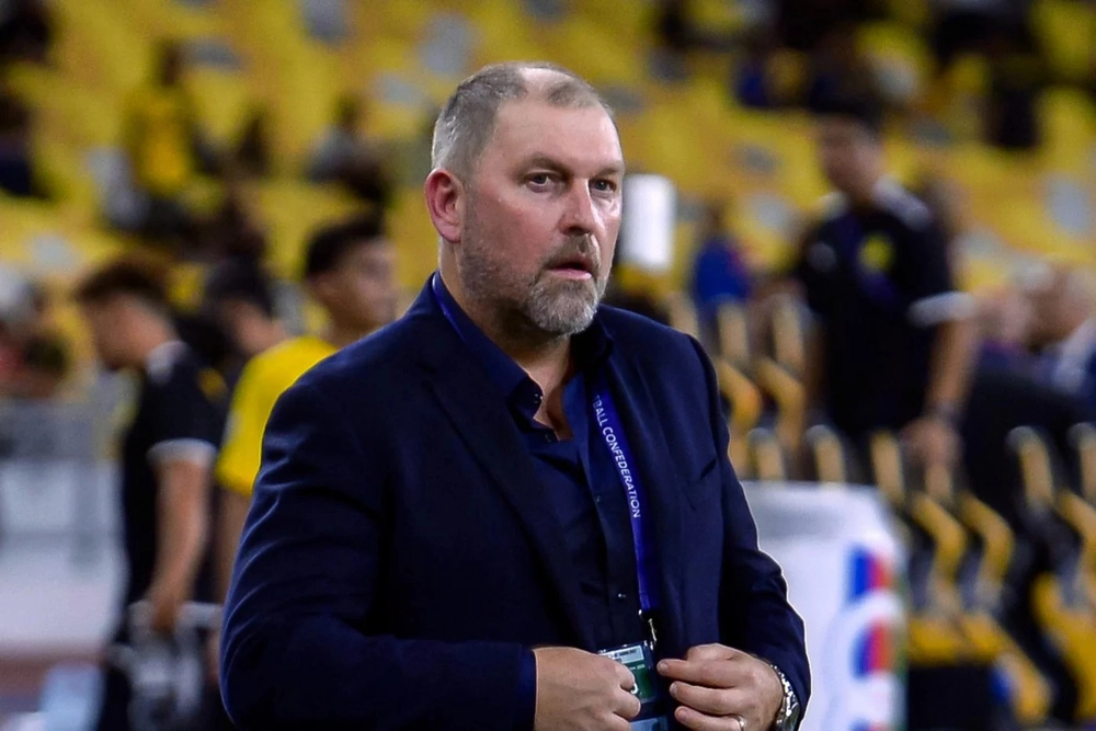 HLV Úc chê bóng đá trẻ Malaysia 'rối loạn' - Ảnh 1. HLV Úc chê bóng đá trẻ Malaysia 'rối loạn' - Ảnh 1.