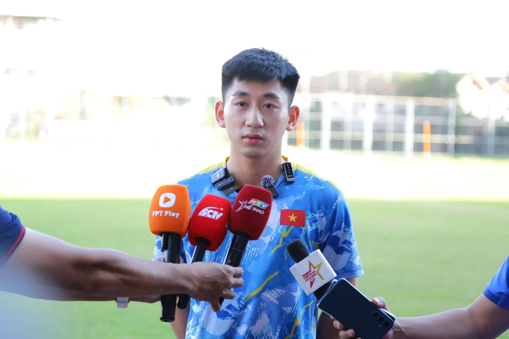 Trung vệ Nhật Minh: U22 Việt Nam tự tin có kết quả tốt trước Malaysia - Ảnh 1. Trung vệ Nhật Minh: U22 Việt Nam tự tin có kết quả tốt trước Malaysia - Ảnh 1.