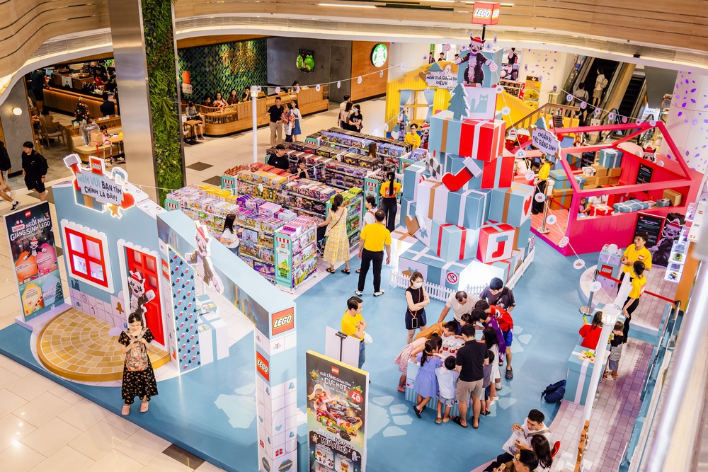 Lego tạo không gian kết nối với sự kiện Giáng sinh - Ảnh 1. Lego tạo không gian kết nối với sự kiện Giáng sinh - Ảnh 1.