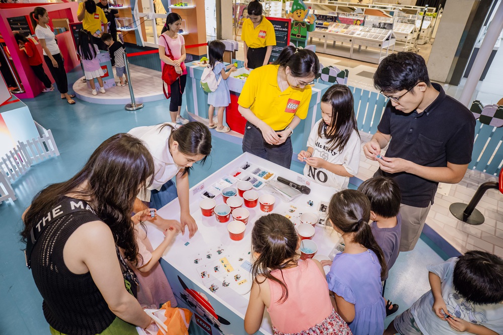Lego tạo không gian kết nối với sự kiện Giáng sinh - Ảnh 2. Lego tạo không gian kết nối với sự kiện Giáng sinh - Ảnh 2.