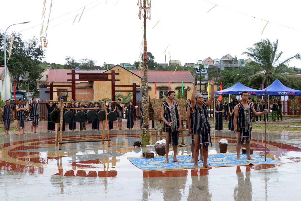 Bảo tồn văn hóa, tạo sinh kế từ du lịch cho đồng bào dân tộc thiểu số ở Lâm Đồng - Ảnh 2. Bảo tồn văn hóa, tạo sinh kế từ du lịch cho đồng bào dân tộc thiểu số ở Lâm Đồng - Ảnh 2.