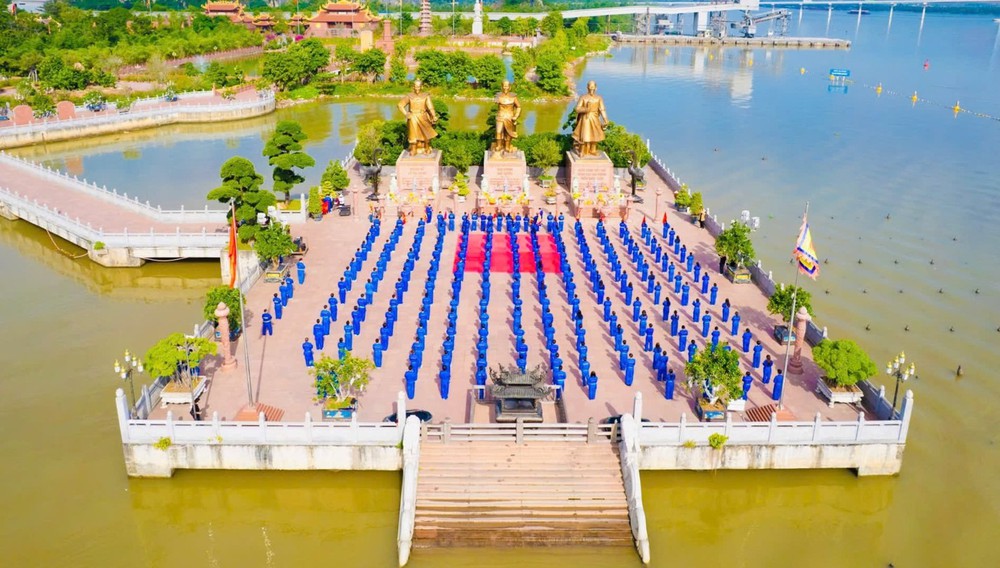 "Hào khí Bạch Đằng giang" - Câu chuyện đẹp của người trẻ với võ Việt - Ảnh 1. "Hào khí Bạch Đằng giang" - Câu chuyện đẹp của người trẻ với võ Việt - Ảnh 1.