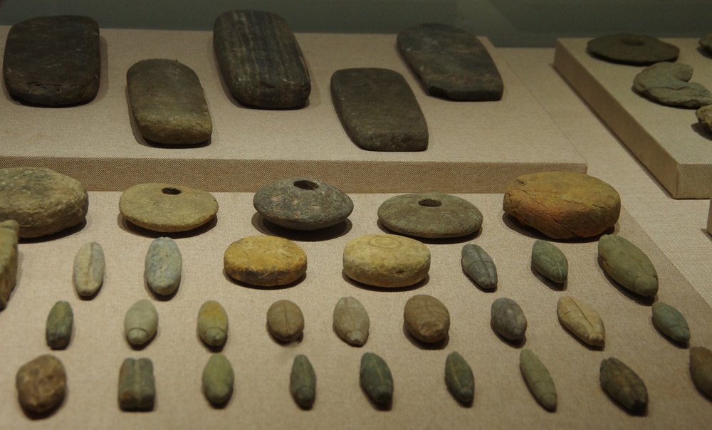 &quot;Trở về nguồn cội&quot; với 2.000 đồ đá thời tiền sử - Ảnh 2.