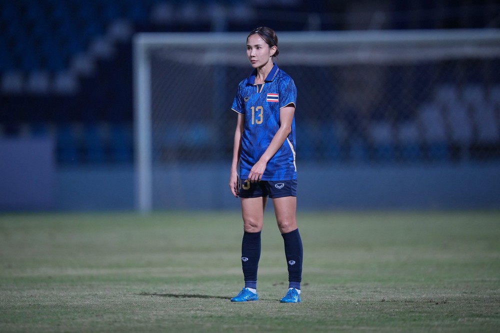 Trụ cột tuyển nữ Thái Lan ngỡ ngàng khi biết mình đã dự SEA Games… tới 9 lần - Ảnh 3. Trụ cột tuyển nữ Thái Lan ngỡ ngàng khi biết mình đã dự SEA Games… tới 9 lần - Ảnh 3.