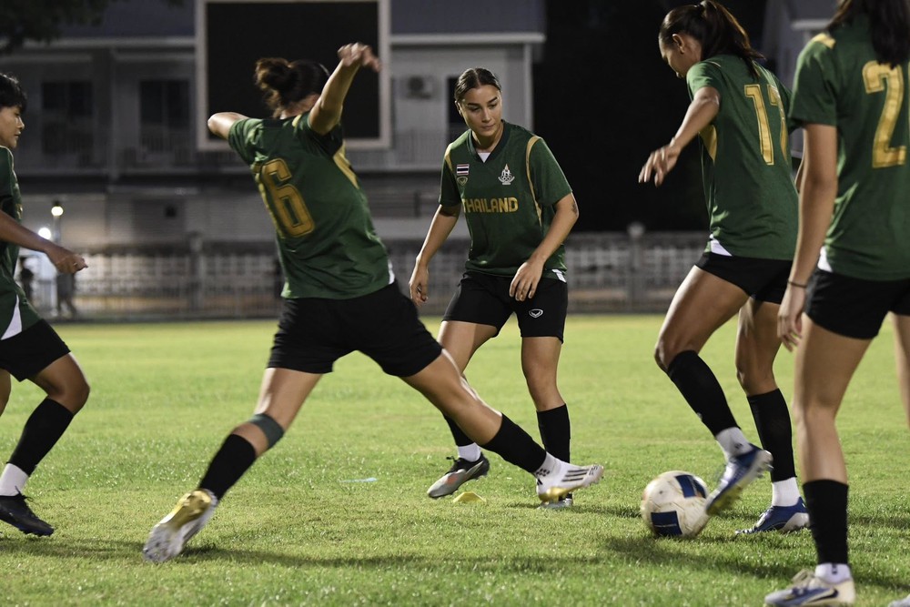 Tuyển Thái Lan quyết chiếm ngôi đầu bảng bóng đá nữ SEA Games 2025 - Ảnh 2.