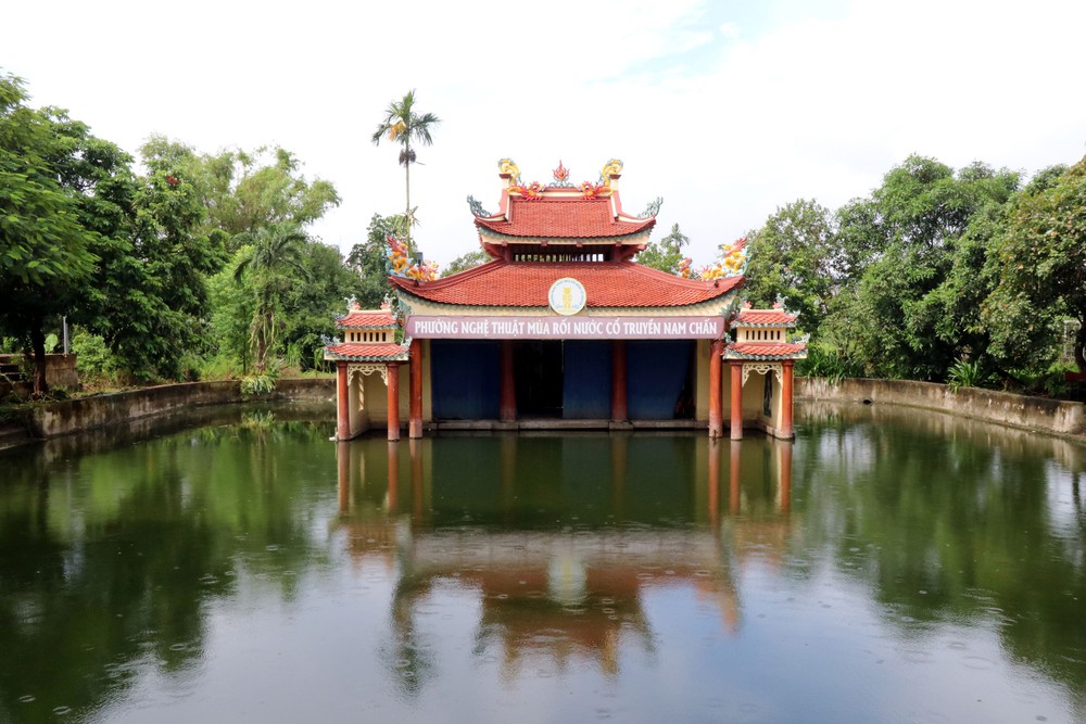 Giữ nghệ thuật múa rối nước giữa nhịp sống hiện đại - Ảnh 1.